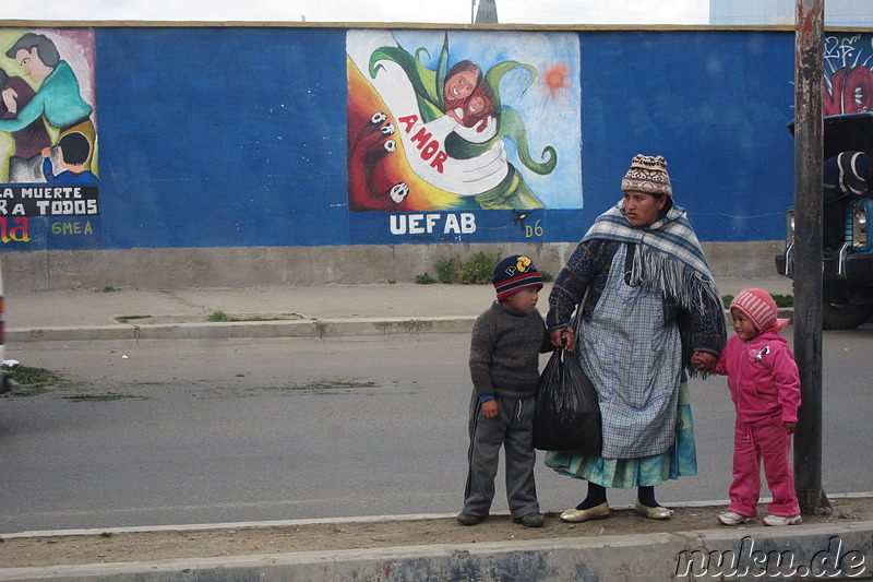Familie am Stadtrand von La Paz, Bolivien