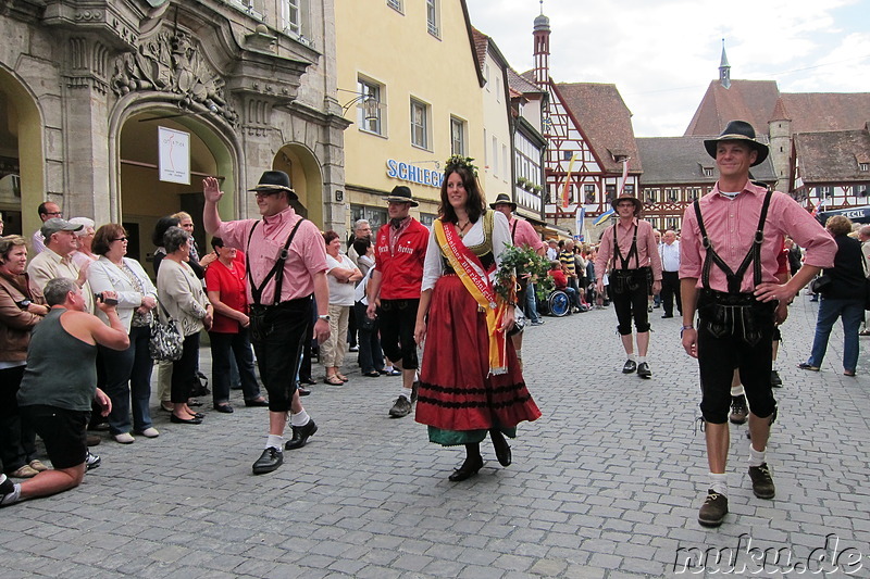 Festzug durch Forchheim zum Kellerwald