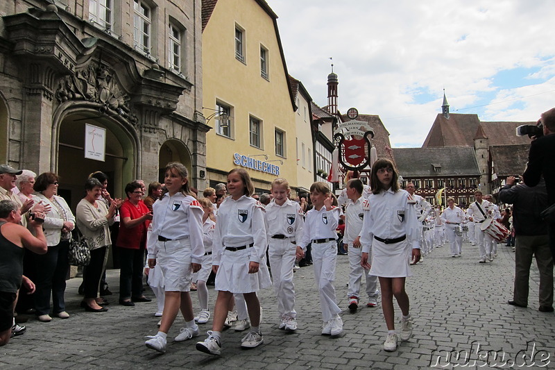 Festzug durch Forchheim zum Kellerwald