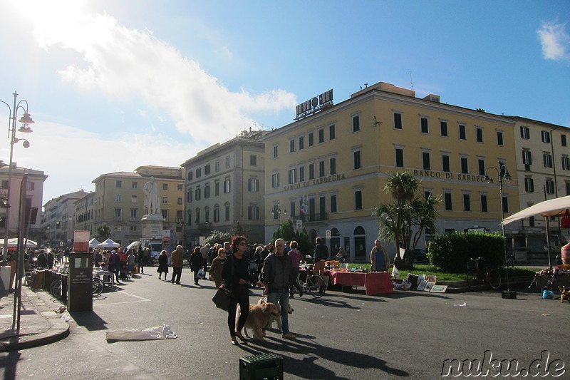 Flohmarkt am Mercato Centrale in Livorno, Italien