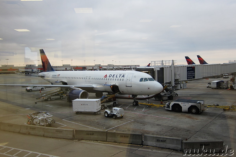 Flugzeug von Delta Airlines am Atlanta International Airport 