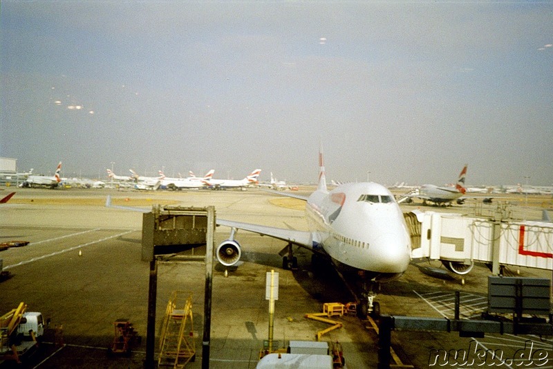 Flugzeuge von British Airways am Flughafen in London, England