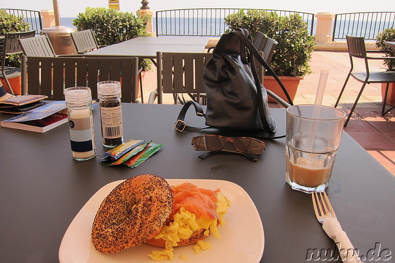 Frühstück am Meer in Sliema auf Malta