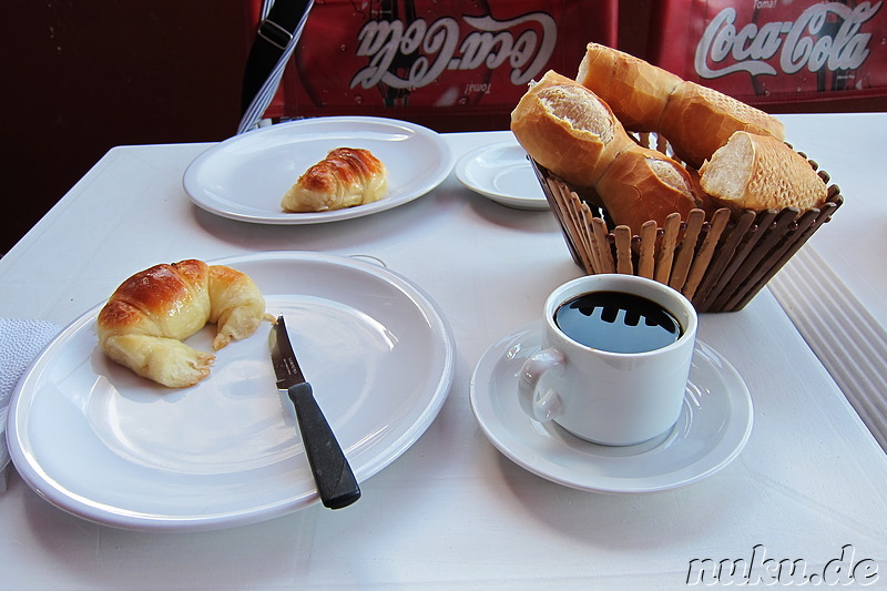 Frühstück im Terrazas Estoril Hostel in Buenos Aires, Argentinien