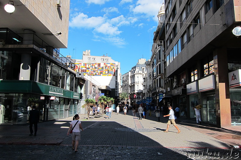 Fussgängerzone Sarandi Street in Montevideo, Uruguay