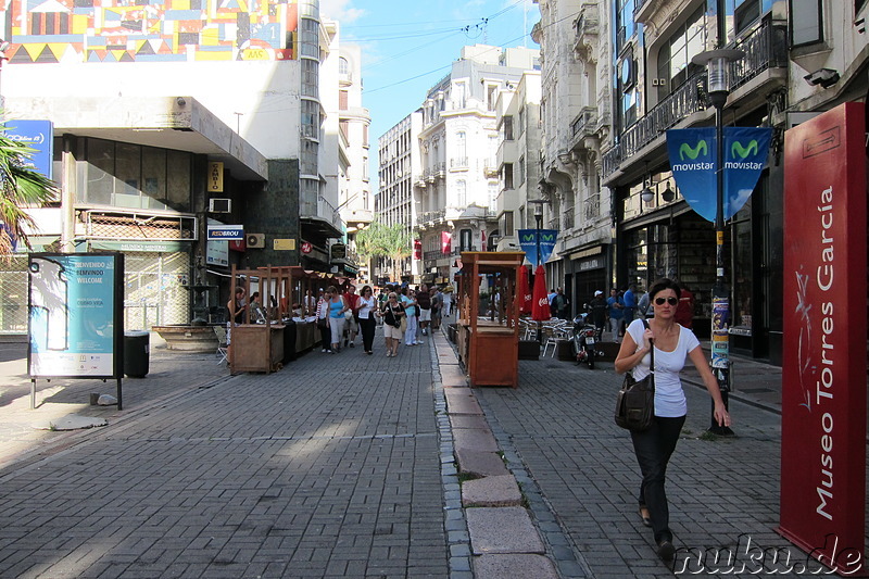 Fussgängerzone Sarandi Street in Montevideo, Uruguay