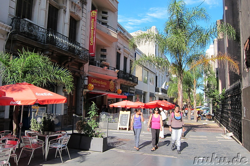 Fussgängerzone Sarandi Street in Montevideo, Uruguay