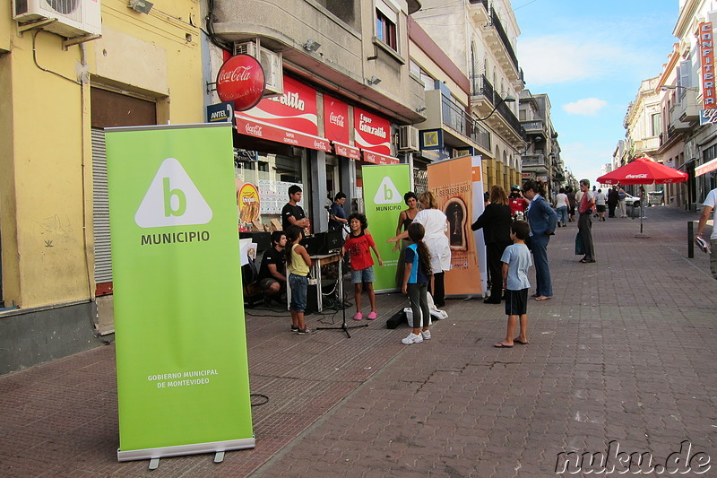 Fussgängerzone Sarandi Street in Montevideo, Uruguay