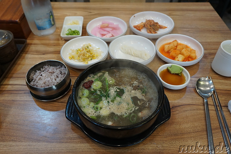 Gal Nak Tang (갈낙탕) - Rindfleisch-Kranken-Suppe