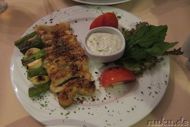 Gebratener Fisch im Restaurant Aynali in Antalya, Türkei