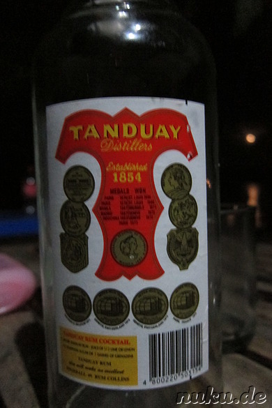 Gesellige Runde bei Bier & Tanduay Rum