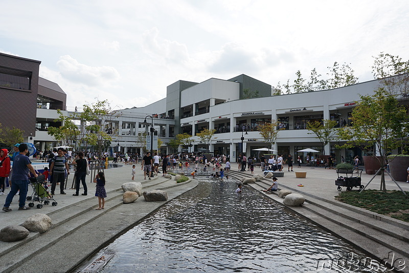 Gimpo Hyeondae Premium Outlet (김포현대프리미엄아울렛) in Gimpo, Gyeonggi-do, Korea