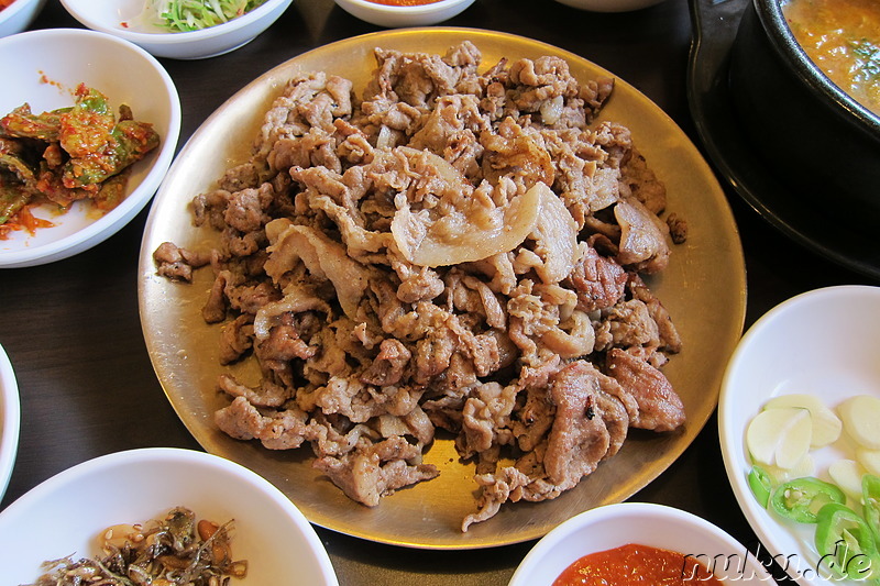 Gwangneung Bulgogi - Gegrilltes Schweinefleisch (광릉 숯돼지불고기 백판/정식)