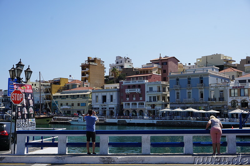 Hafen und Voulismeni-See in Agios Nikolaos auf Kreta, Griechenland