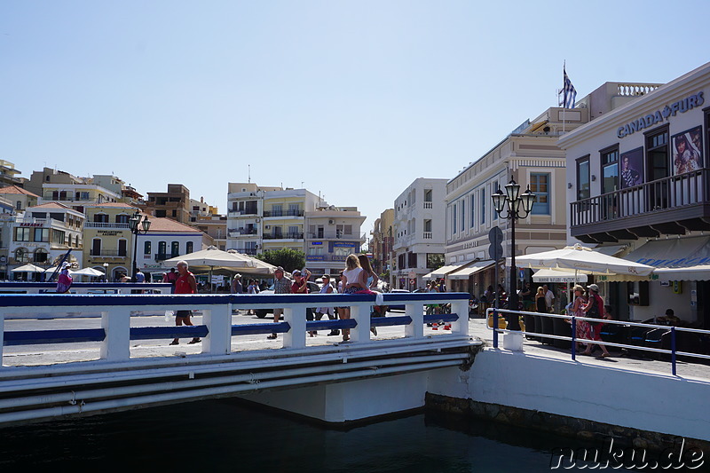 Hafen und Voulismeni-See in Agios Nikolaos auf Kreta, Griechenland