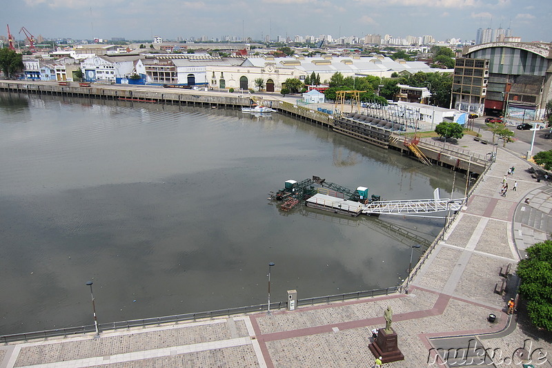 Hafenbecken in La Boca, Buenos Aires, Argentinien