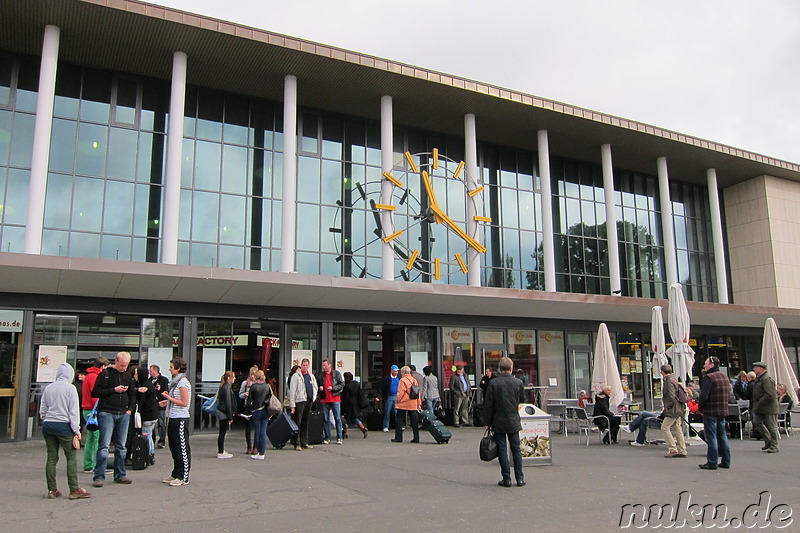 Hauptbahnhof in Würzburg, Bayern