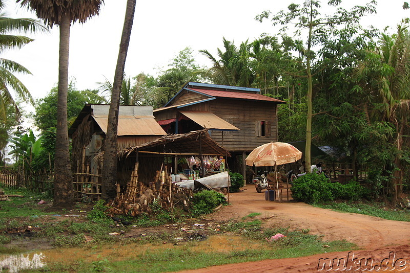Haus am Strassenrand, Kambodscha
