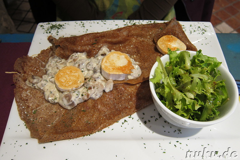 Herzhaft gefüllter französischer Crepe