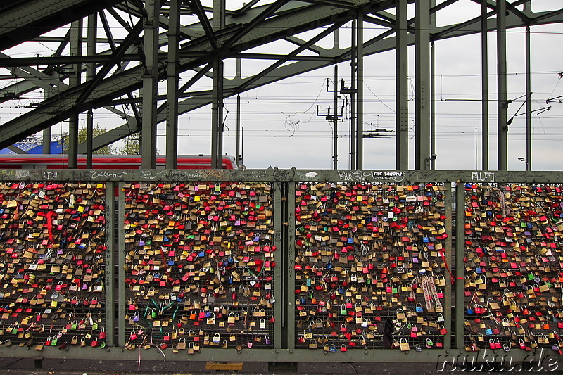 Hohenzollernbrücke über den Rhein in Köln