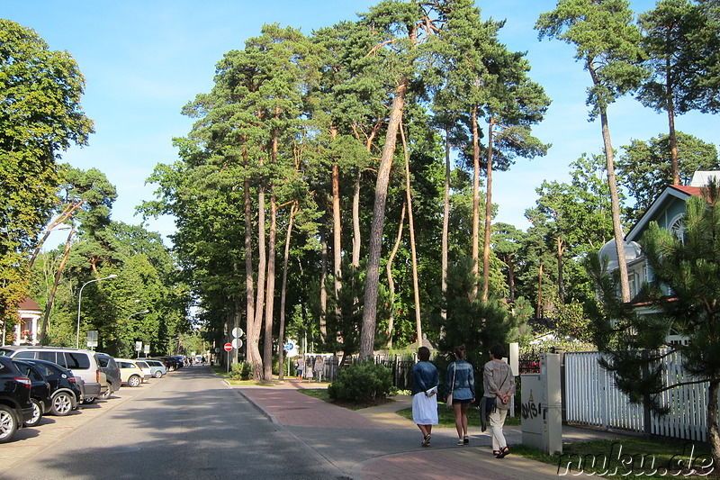 Holzhäuser und Villen der Juras iela in Jurmala, Lettland