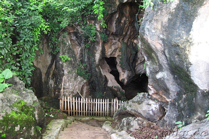 Htup-Ein Small Meditation Cave am Inle See in Burma