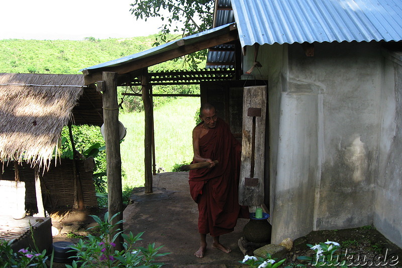 Htup-Ein Small Meditation Cave am Inle See in Burma