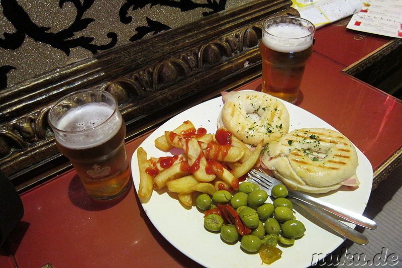 In Granada gibt es Tapas kostenlos zum Bier