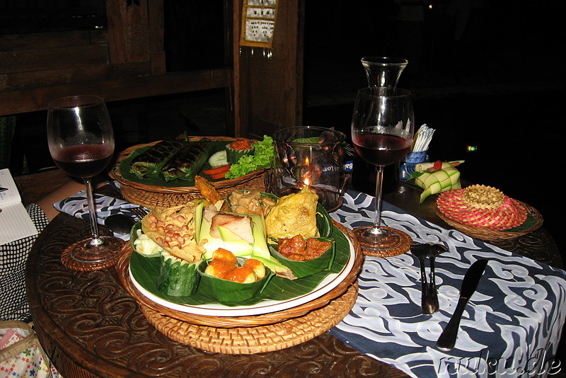 Indonesisches Essen im Restaurant Ketupat in Kuta, Bali