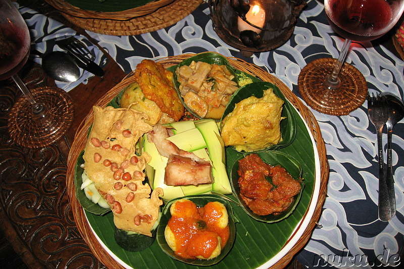 Indonesisches Essen im Restaurant Ketupat in Kuta, Bali