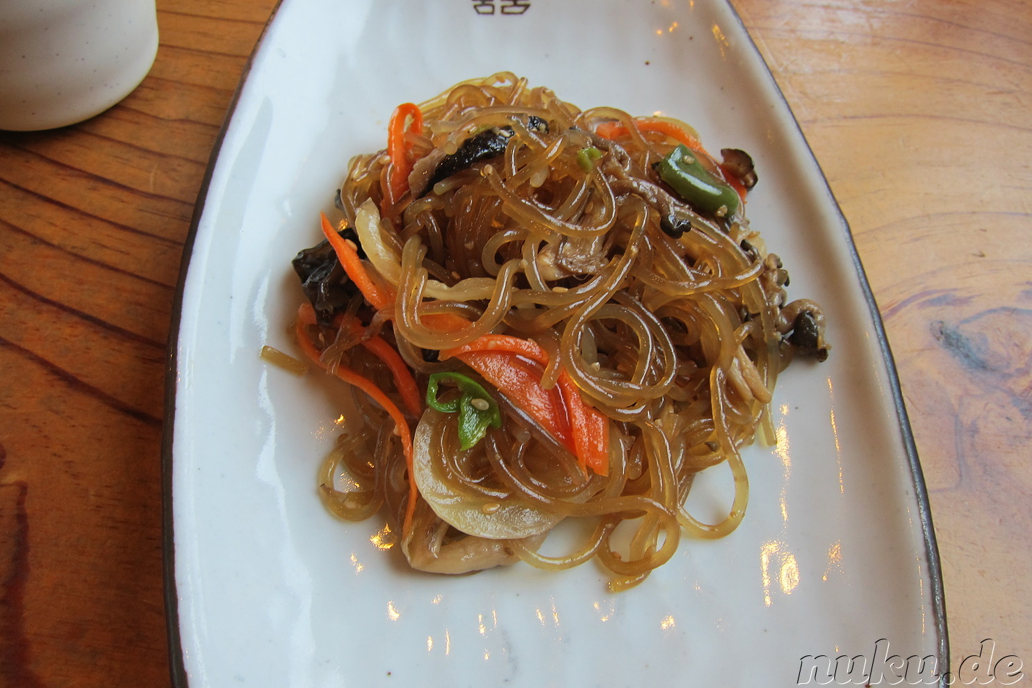 Japchae - Kalte Glasnudeln mit Gemüse - Koreanische Küche, Korea ...