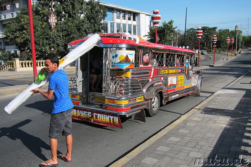 Jeepneys - öffentlicher Nahverkehr in Manila, Philippinen