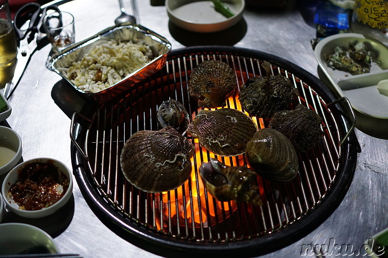 Jogaegui (조개구이) - Gegrillte Muscheln in Bupyeong, Incheon, Korea