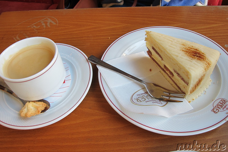 Kaffee und Kuchen im Cafe Kandler in Leipzig, Sachsen