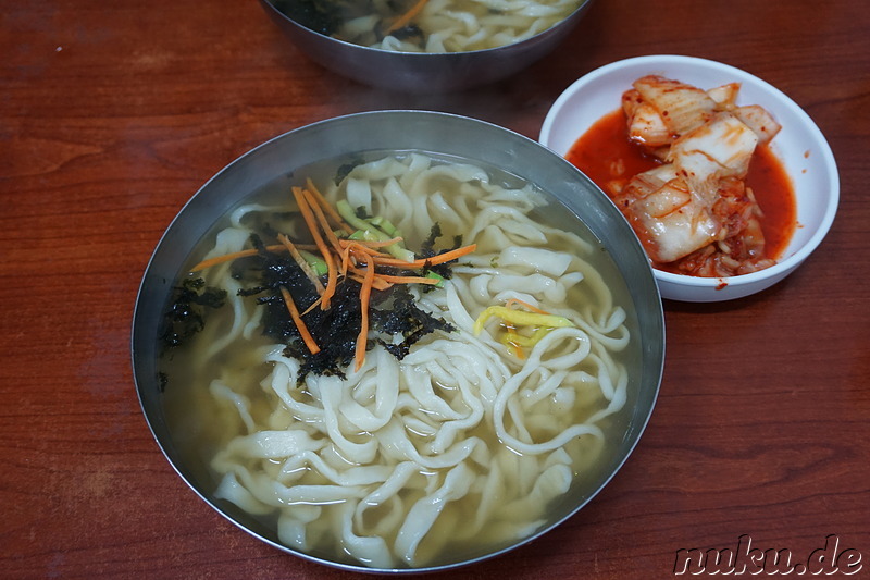 Kalguksu (칼국수) - Nudelsuppe vom Bupyeong Markt in Incheon, Korea