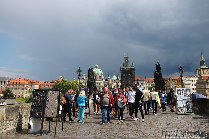 Karlsbrücke über die Moldau in Prag, Tschechien