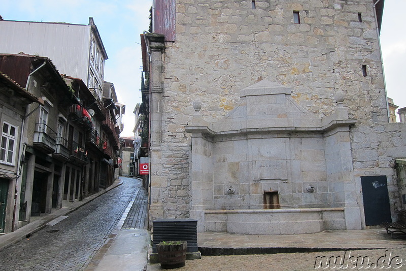 Kleine Gassen in der Altstadt von Porto, Portugal