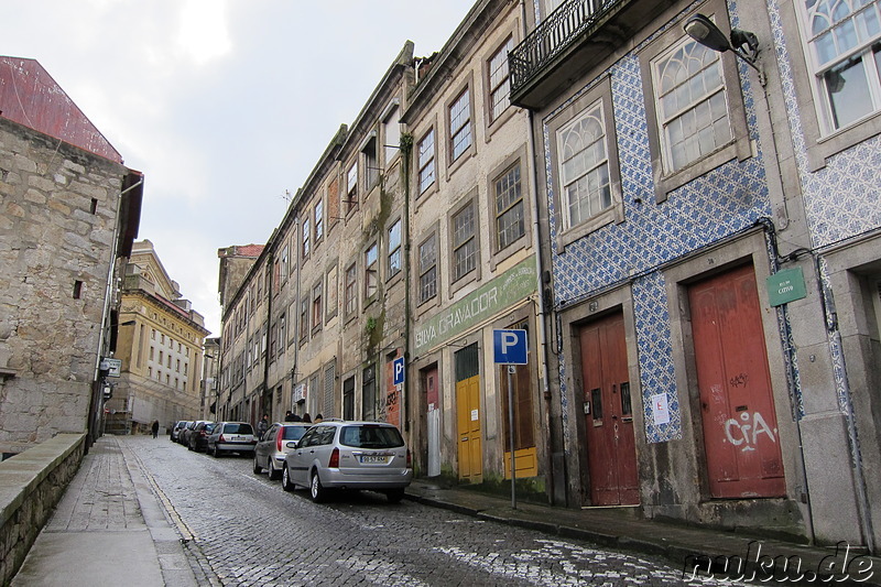 Kleine Gassen in der Altstadt von Porto, Portugal