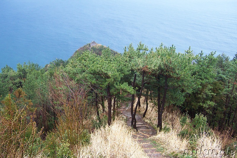 Kleiner Wanderweg auf dem Manghyangbong