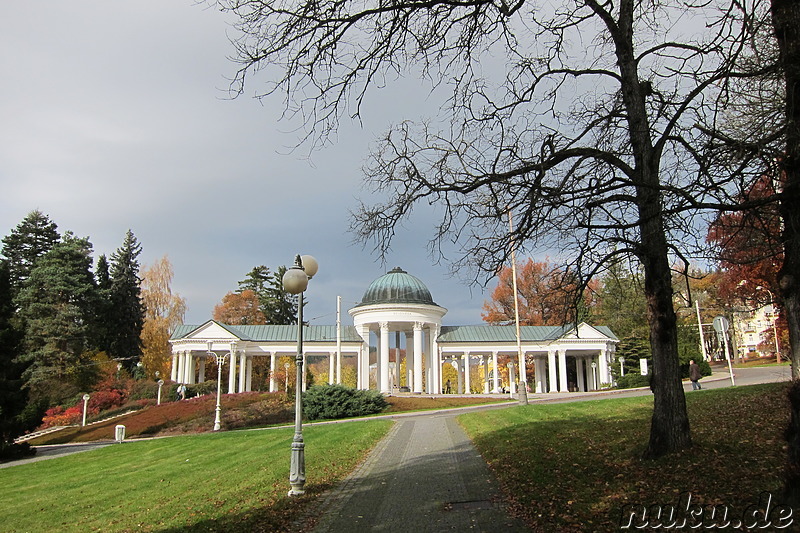 Kolonnade an der Karolinaquelle in Marienbad, Tschechien