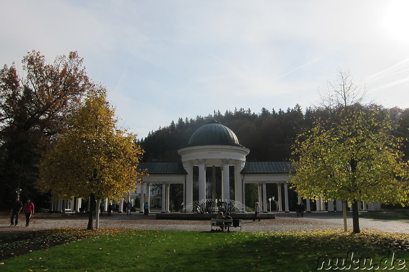 Kolonnade an der Karolinaquelle in Marienbad, Tschechien