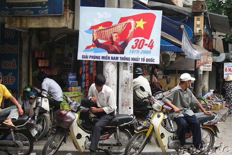 kommunistische Propaganda-Plakate in Hanoi, Vietnam