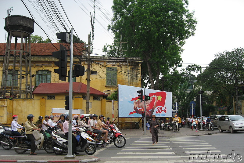 kommunistische Propaganda-Plakate in Hanoi, Vietnam