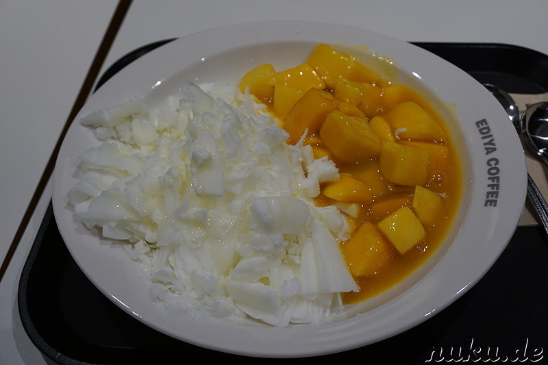 Koreanische Eiskreation Mangobingsu (망고빙수) von Ediya Coffee in Incheon, Korea