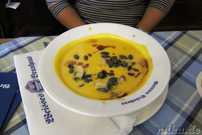 Kürbiscremesuppe im Weissen Bräuhaus in München