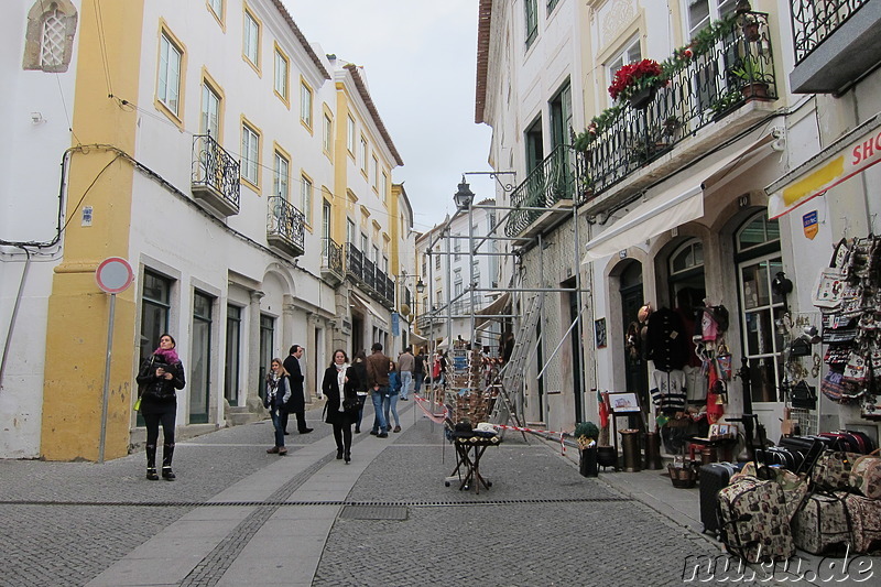 Kunsthandwerk in der Rua 5 des Outubro in Evora, Portugal