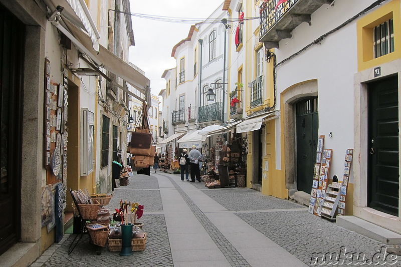 Kunsthandwerk in der Rua 5 des Outubro in Evora, Portugal