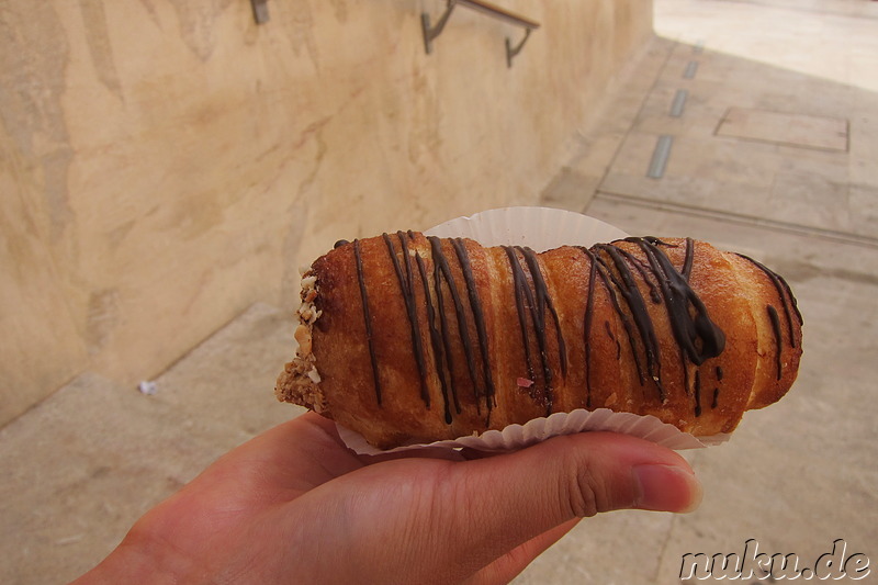 Maltesische Snacks aus einer Pastizzeria in Valletta, Malta