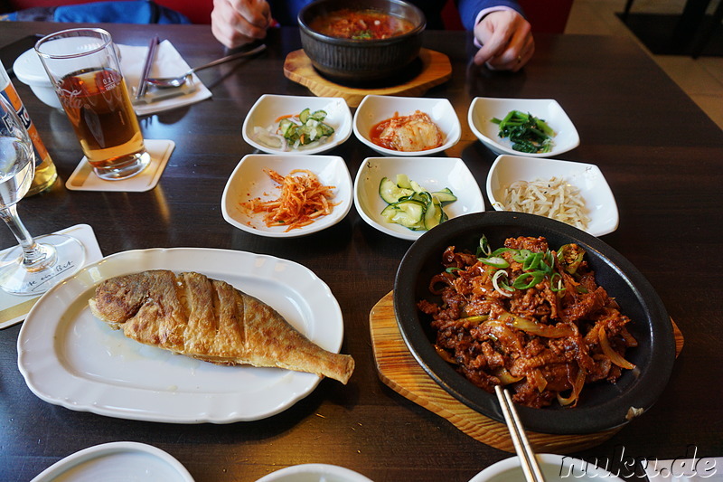 Mariniertes Schweinefleisch und Fisch im Restaurant Han-Mi in Hamburg