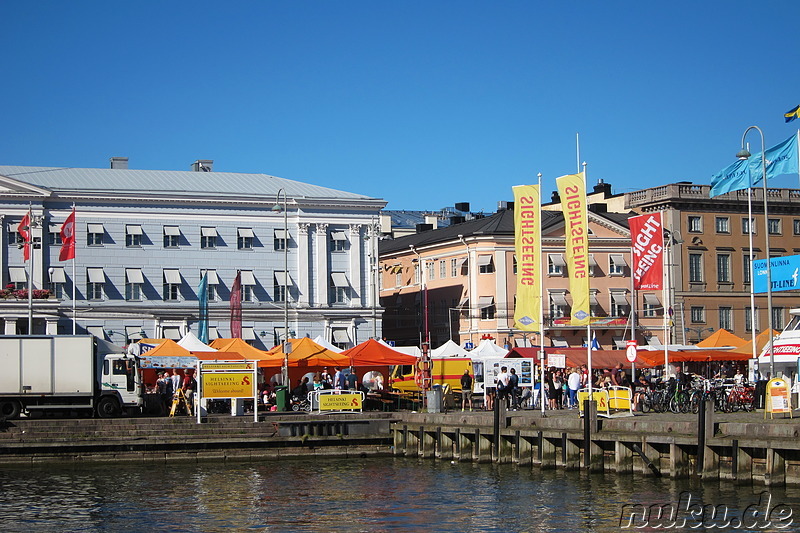 Markt im Hafen von Helsinki, Finnland